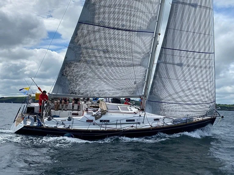 Salona 45 reaching under its X-Drive® mainsail and genoa, crew on the rail