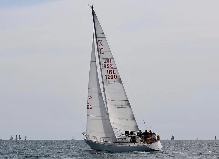 Sigma 33, sail IRL 3260, sailing upwind under its IRC-rated genoa